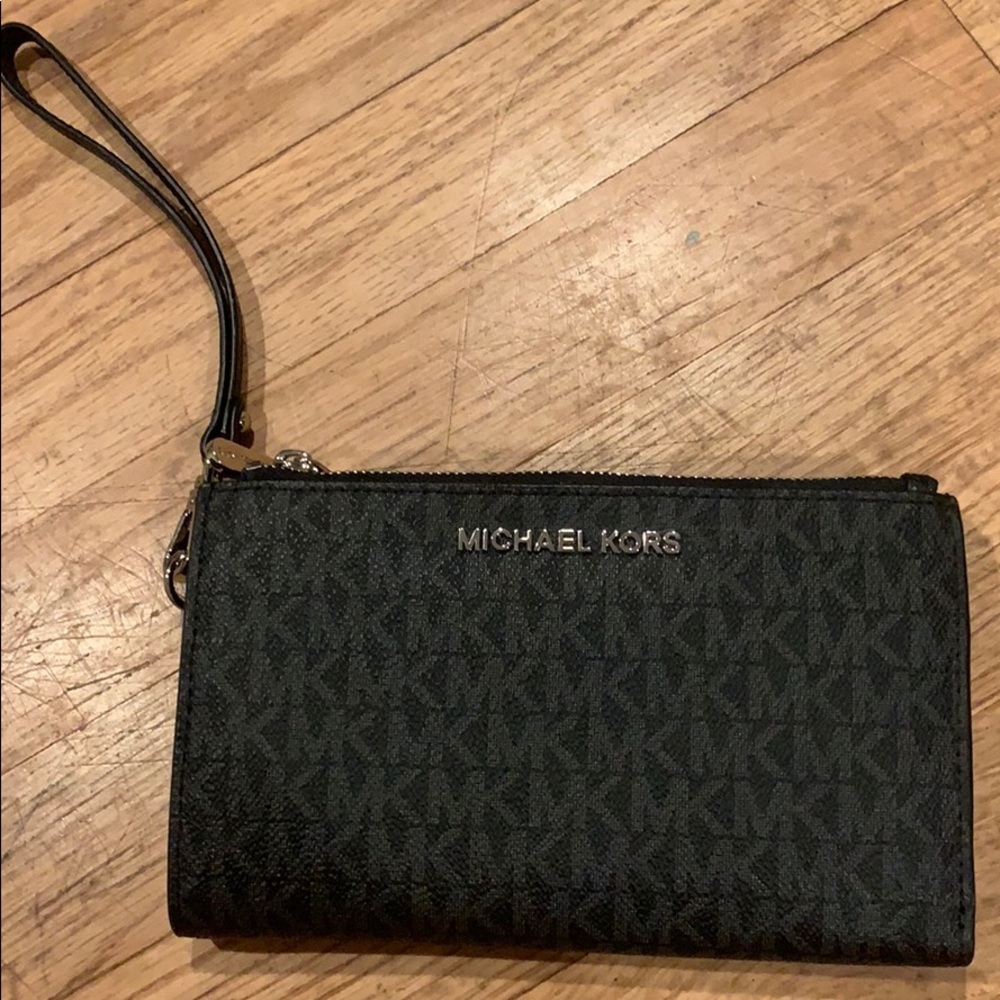 Michael Kors Wristlet